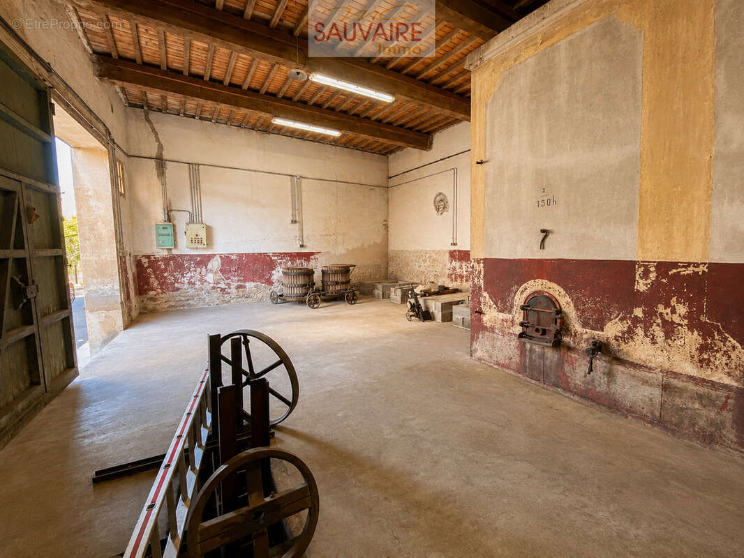 Bâtisse de caractère à transformer en deux habitations - photo 3