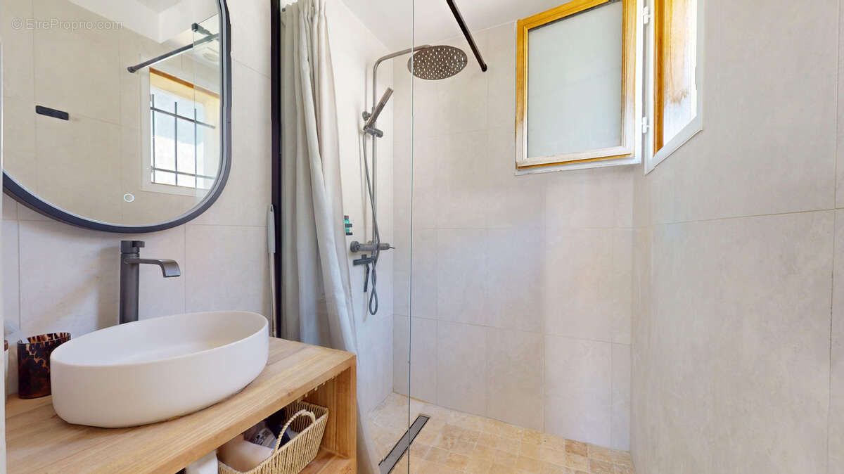 Maison individuelle familiale dans un quartier pavillonnaire, 4 chambres, confort de plain pied et sous-sol - photo 7