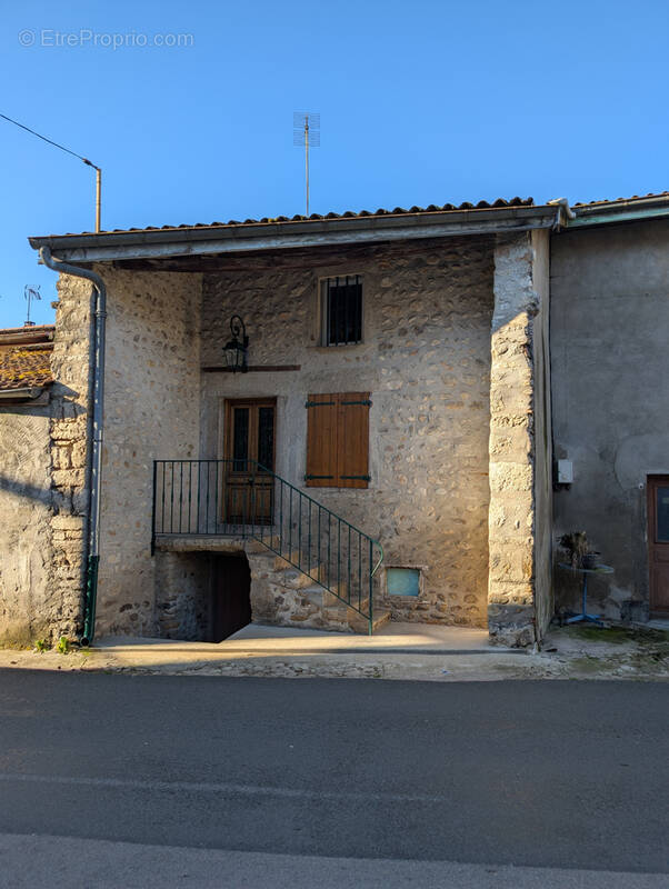 Maison à LEYMENT