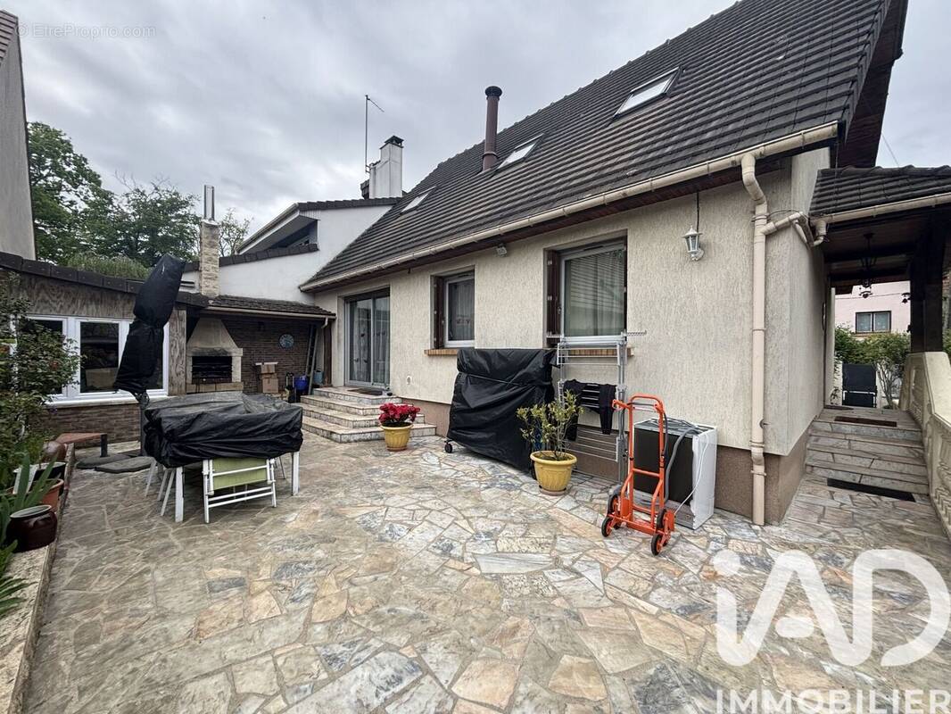 Photo 1 - Maison à VILLIERS-SUR-MARNE