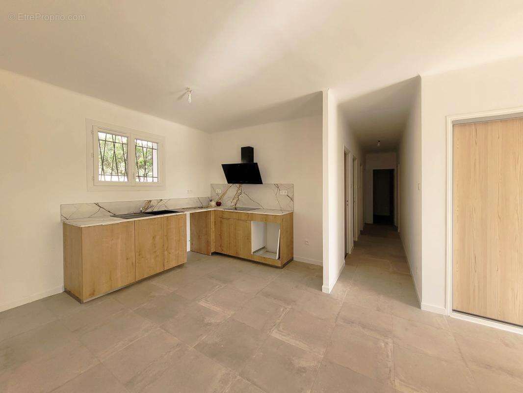 Maison à VINON-SUR-VERDON