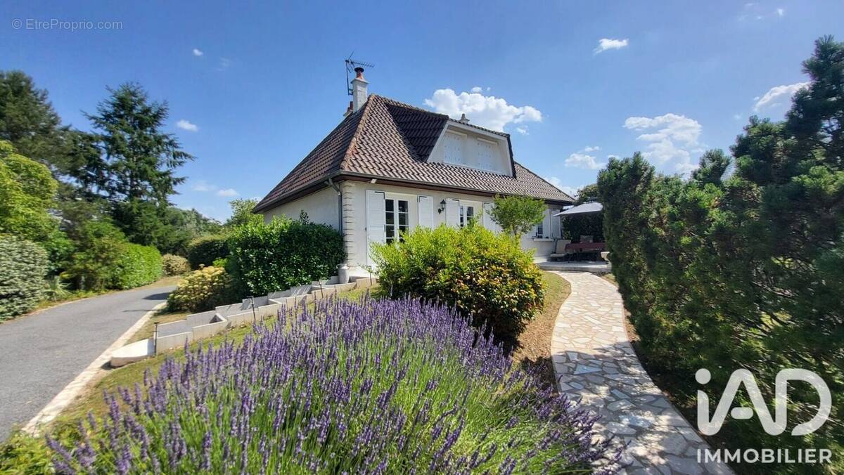 Photo 1 - Maison à CELLETTES