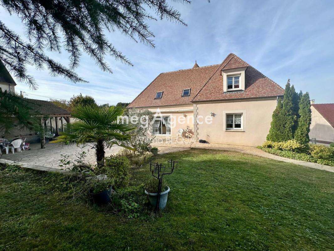 Maison à PONT-SUR-YONNE