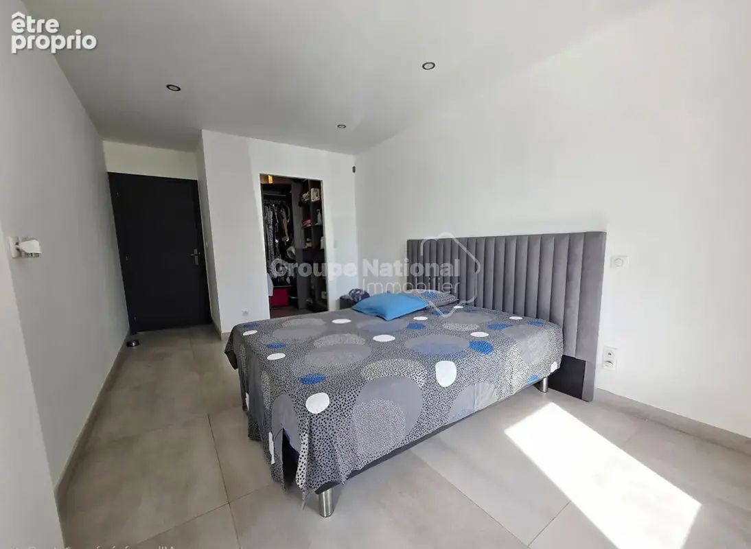 Maison 5 pièces de 142 m² avec piscine, garage et accès au canal ? Saint-Chamas (13250) - photo 11