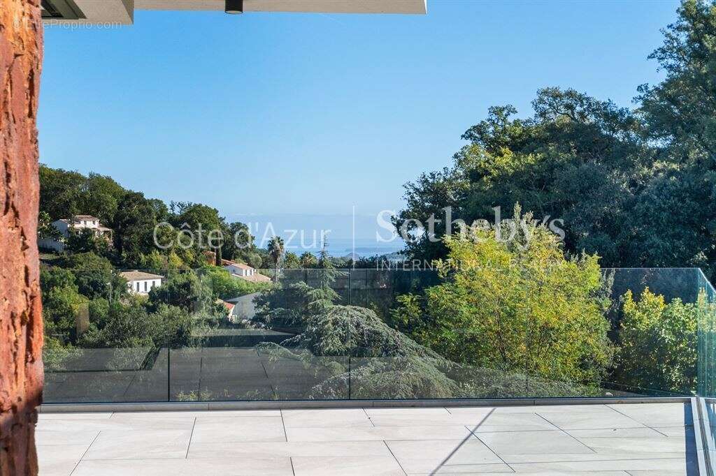 Appartement à LES ADRETS-DE-L'ESTEREL