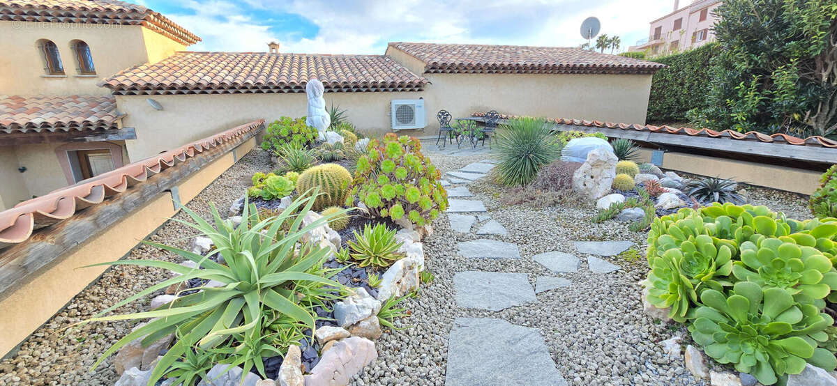 Maison à CAGNES-SUR-MER