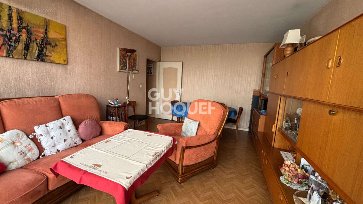 Appartement à FONTENAY-SOUS-BOIS