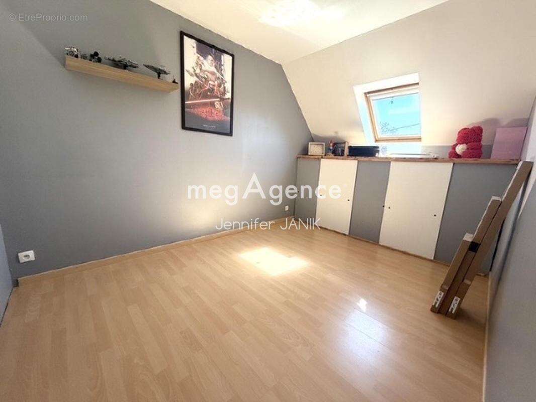 Maison à MAIGNELAY-MONTIGNY