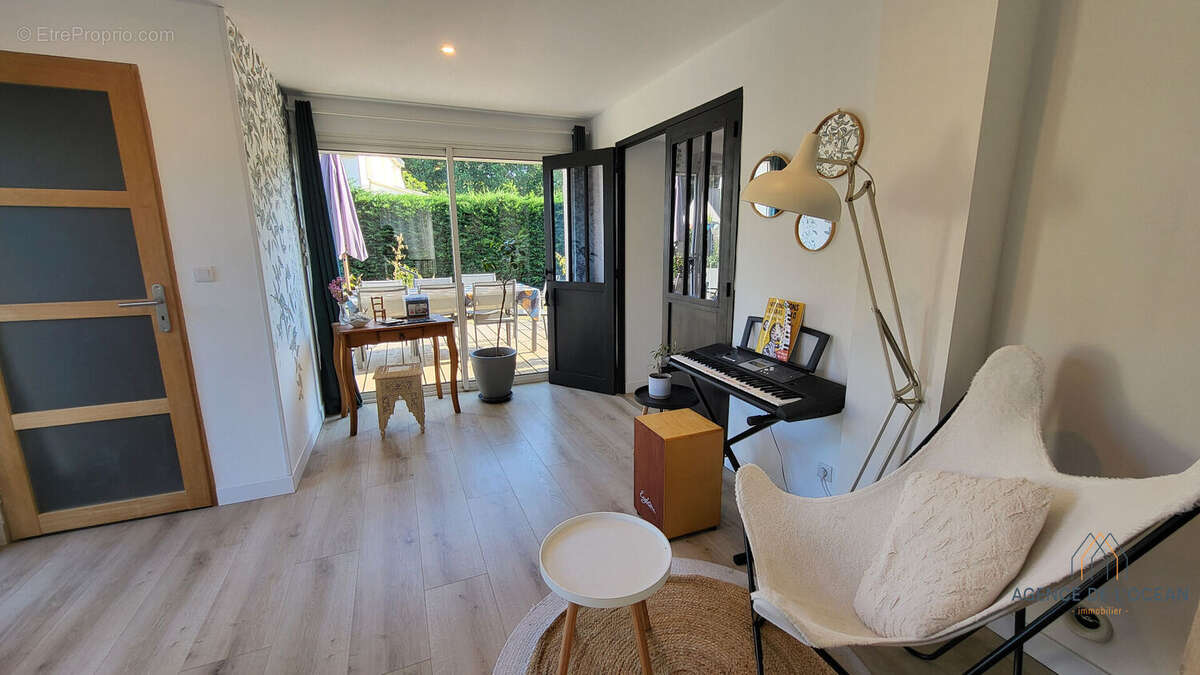 Maison à vendre à Ploemel - 890 m² avec piscine et jardin aménagé - photo 7