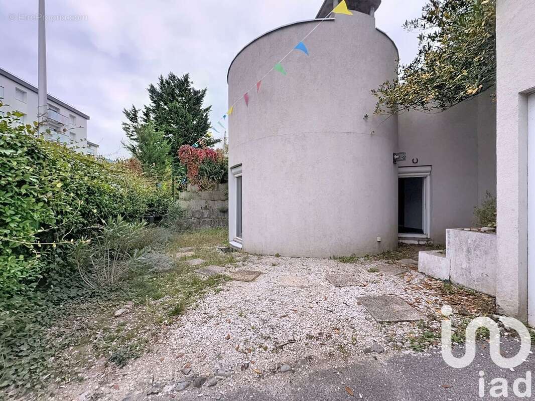 Photo 2 - Maison à SAINT-MARTIN-D&#039;HERES