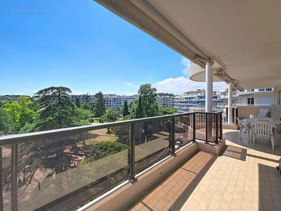 Appartement à LE CANNET