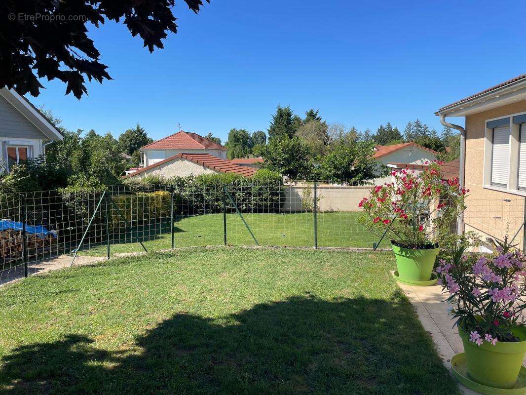 Maison à SAINT-ROMAIN-DE-JALIONAS