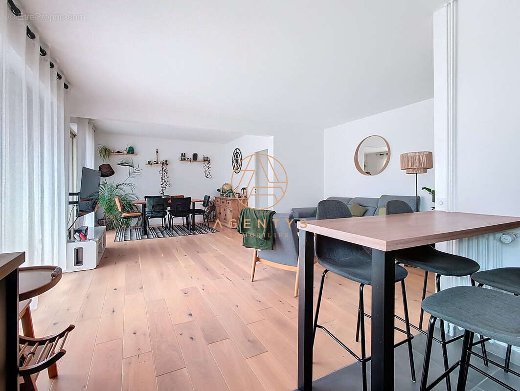 Appartement à SAINT-MAUR-DES-FOSSES