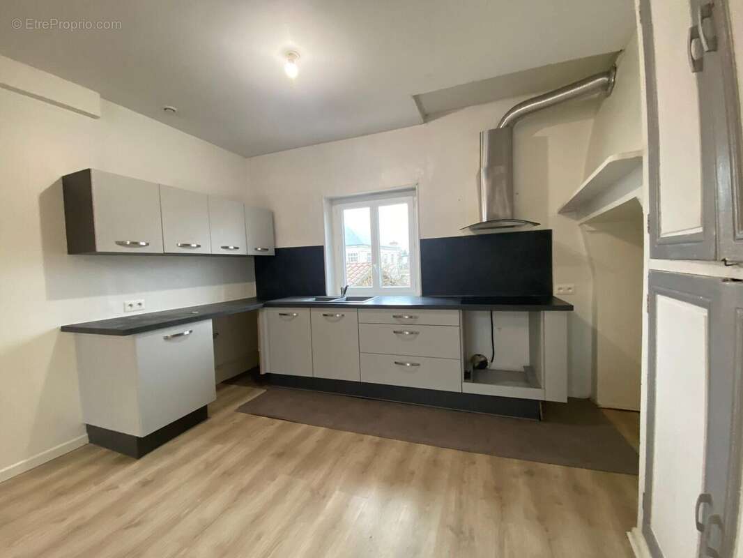 Appartement 80 m² à Mont-De-Marsan  - photo 2