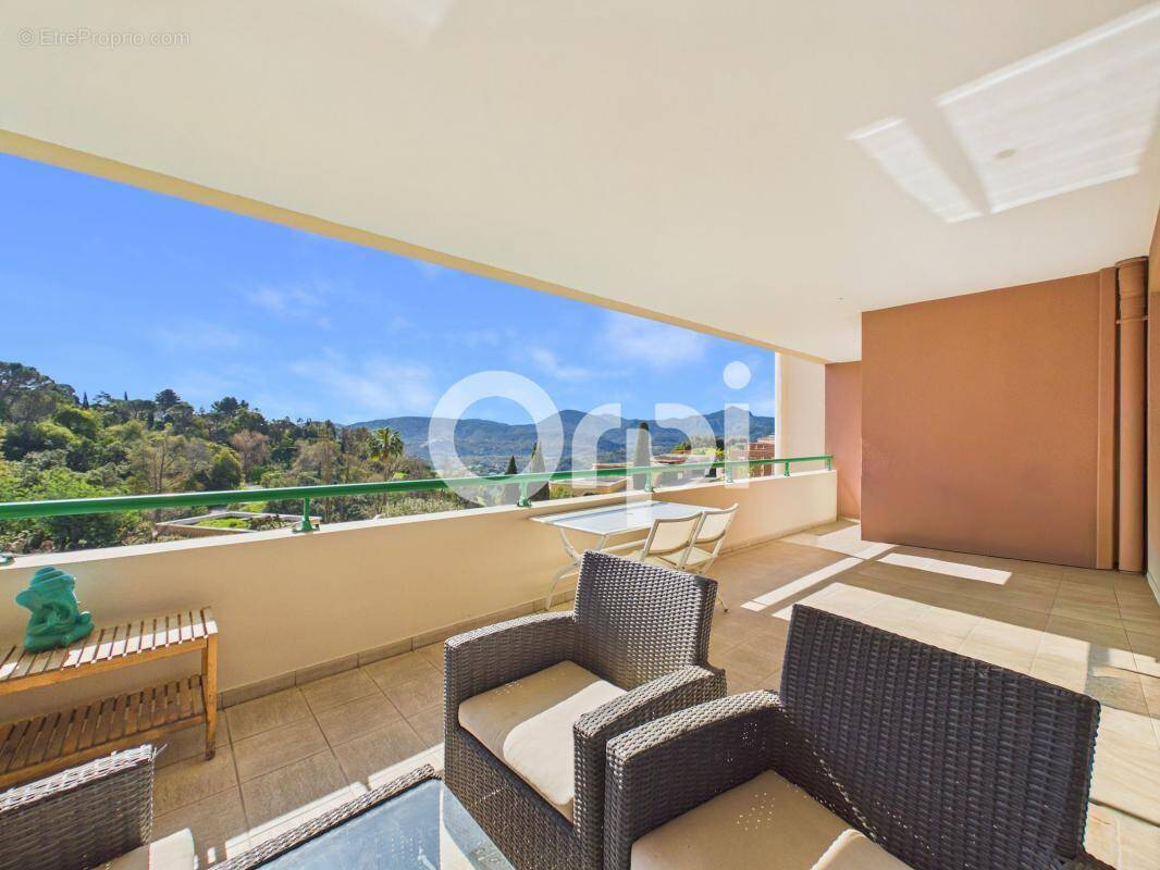 Appartement à MANDELIEU-LA-NAPOULE