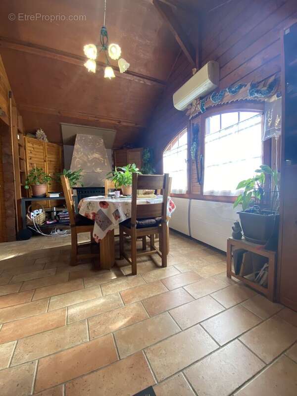 Maison à MAILLY-LE-CHATEAU