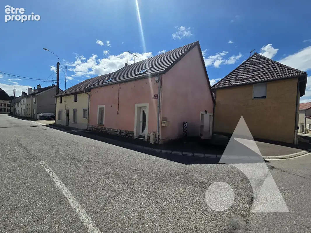 Maison de ville + extérieur au centre de CHAUSSIN - photo 10