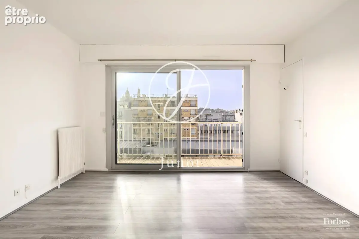 PARIS 18e - MARCADET / STEPHENSON - Studio à vendre - 25,70 m² Carrez - Terrasse 7 m² - Vue Sacré-Cœur. - photo 8
