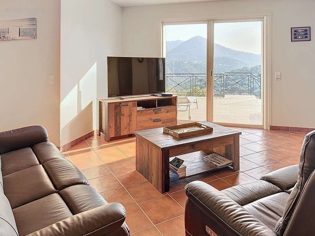 Maison à LES ADRETS-DE-L'ESTEREL