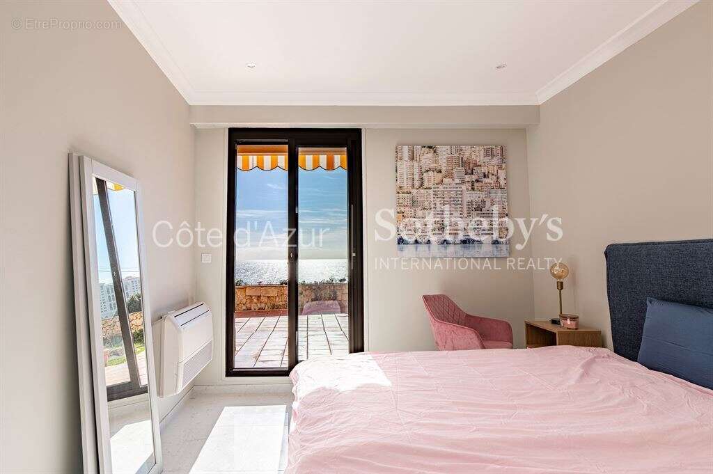 Appartement à ROQUEBRUNE-CAP-MARTIN