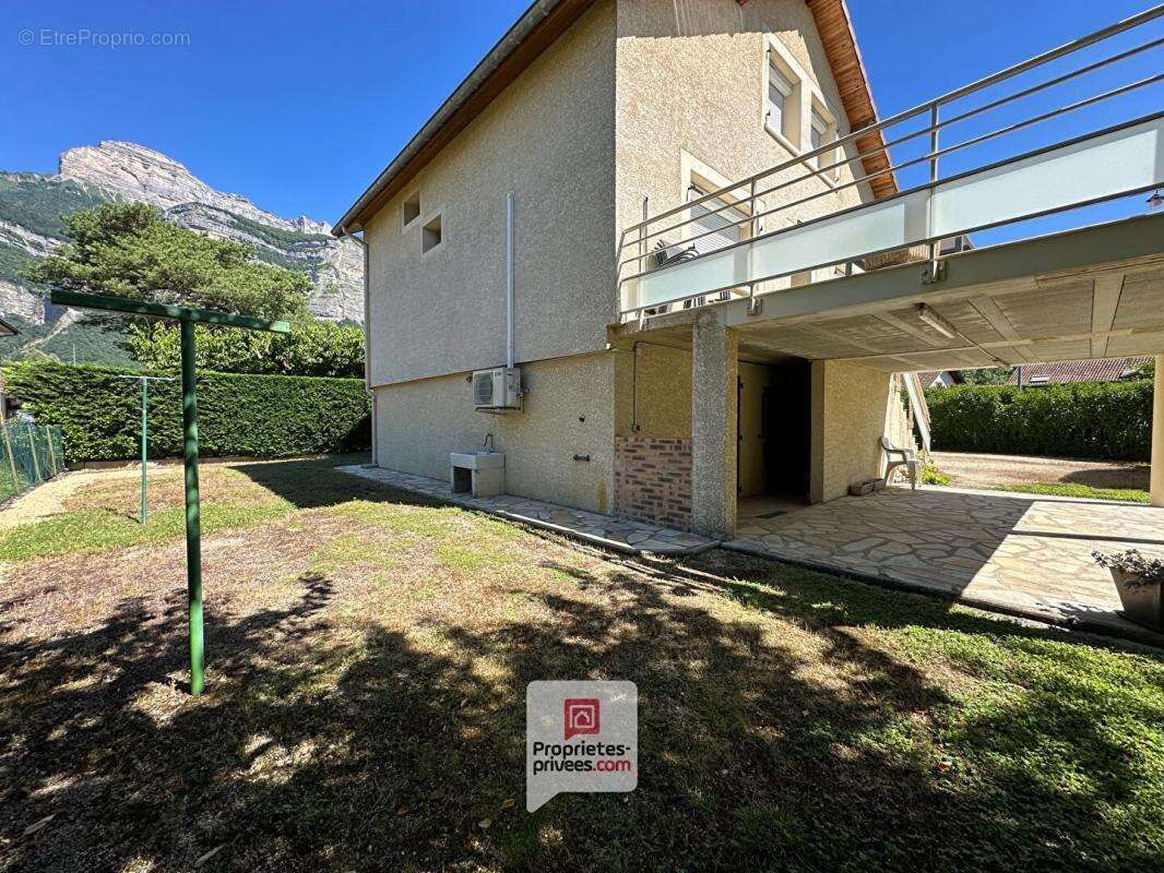 Maison familiale 122 m2 - 4 chambres - terrasse - jardin -  Crolles (38920) - photo 9