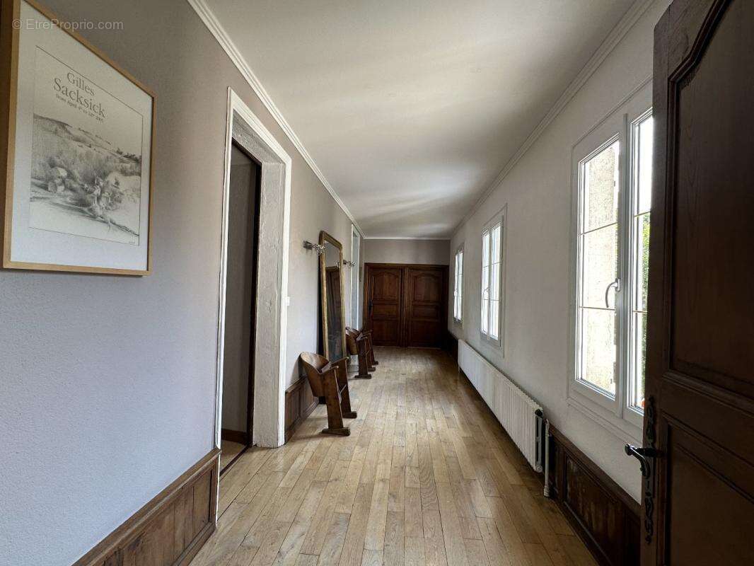 Maison à LA CHAPELLE-AUX-SAINTS