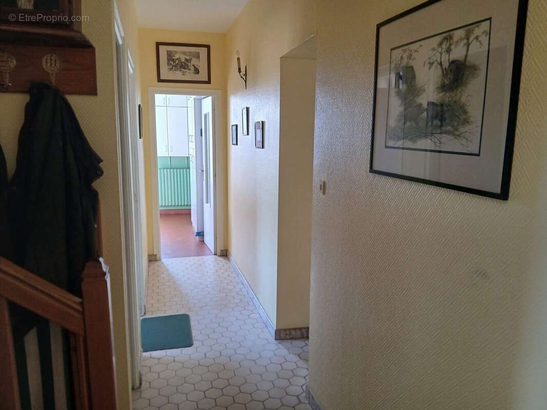 Maison 225 m² à Port-Brillet  - photo 8