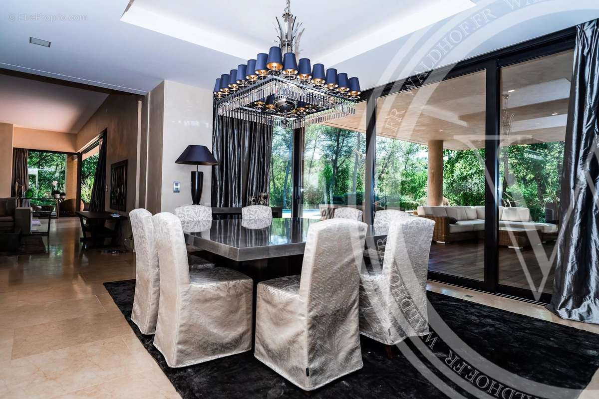 Maison à TOURRETTES