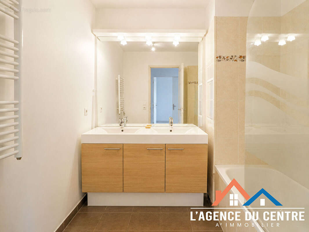 Appartement à CHANTELOUP-LES-VIGNES