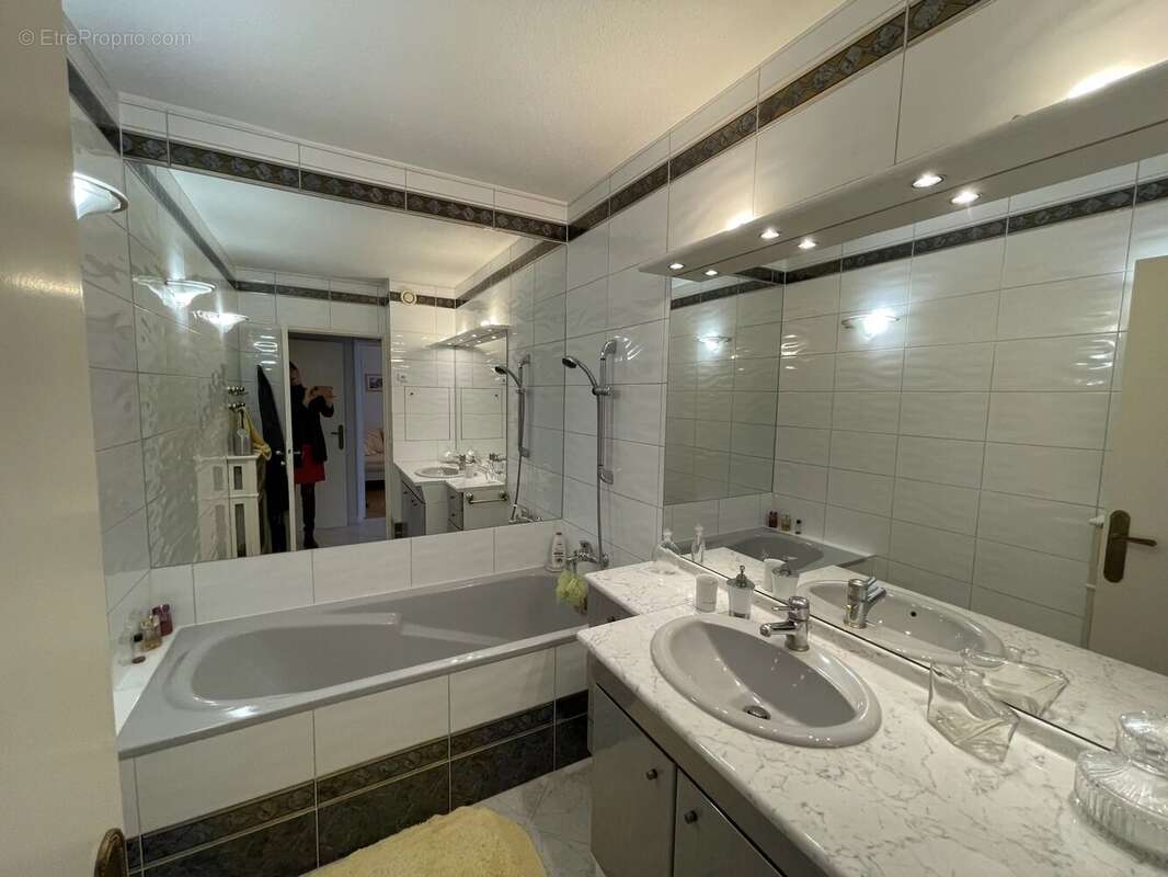 Appartement à MANDELIEU-LA-NAPOULE