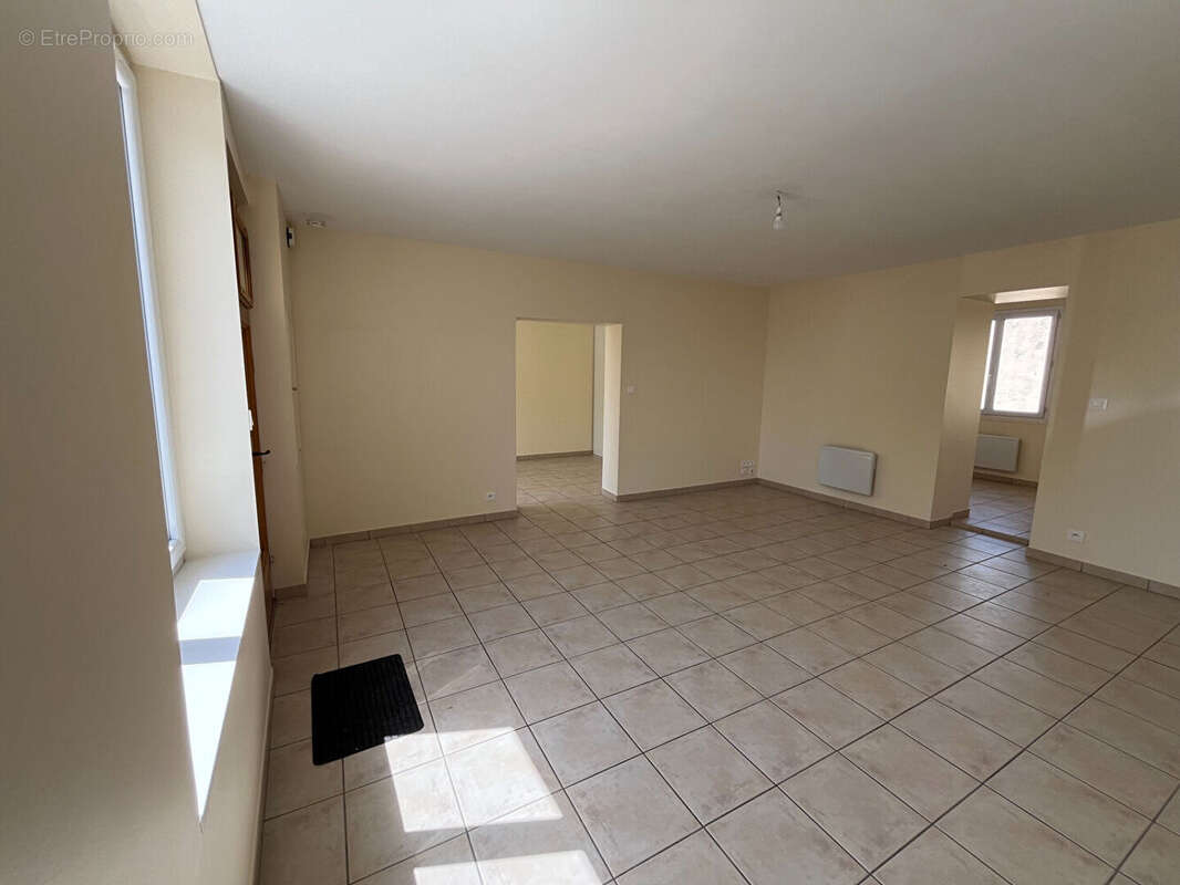 Maison La Chaussaire 6 pièce(s) 145 m2, 3 chambres, bureau, cour-jardin - photo 2