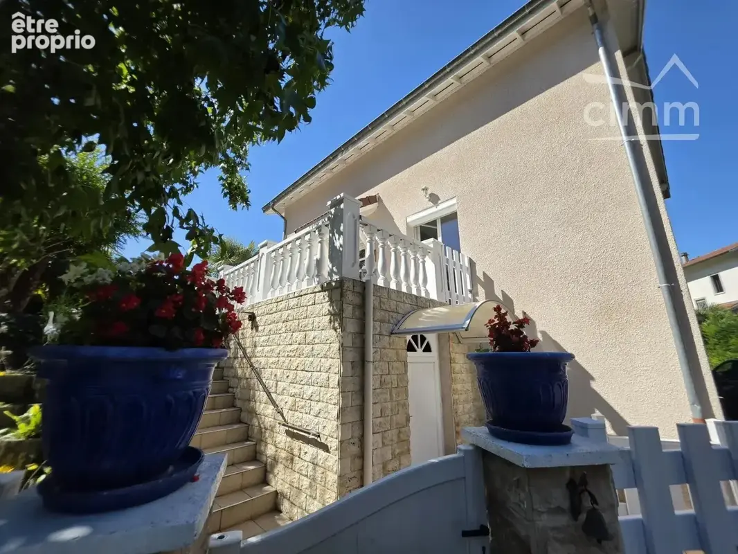 Villa individuelle de 149 m² avec piscine, espace indépendant et jardin arboré de 750 m² - photo 14