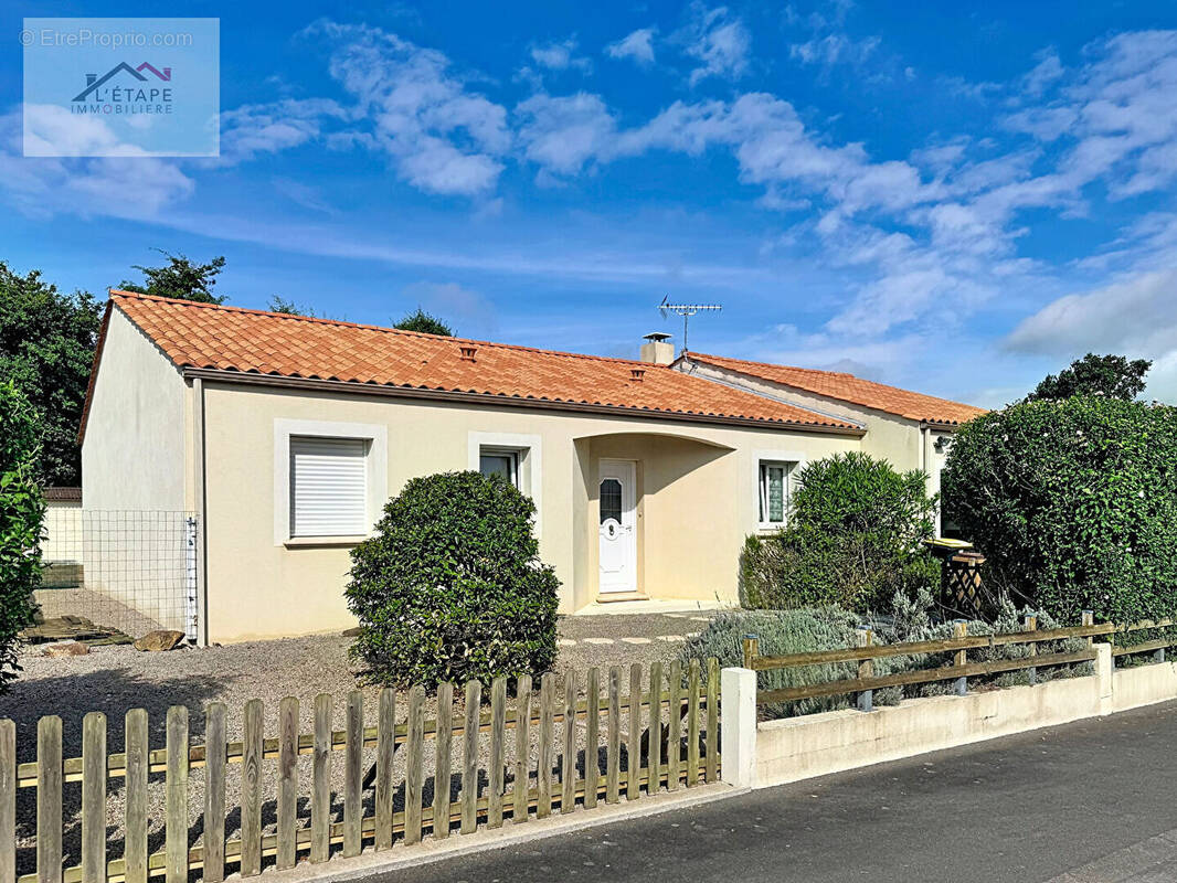 Maison à SAINT-JULIEN-DES-LANDES