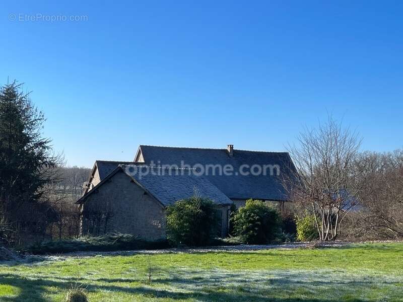 Maison à MAILHAC-SUR-BENAIZE