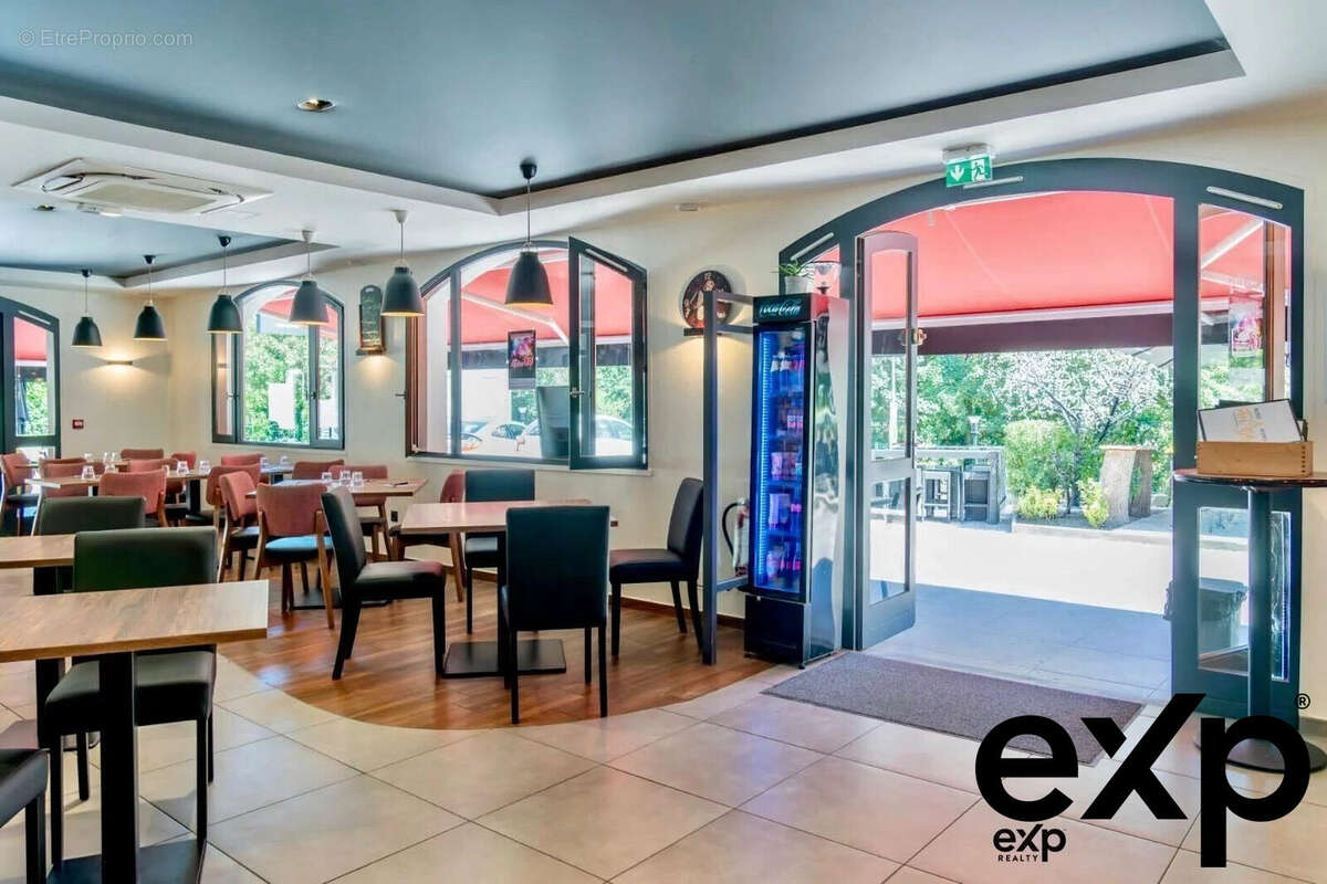 Commerce à CHALLES-LES-EAUX