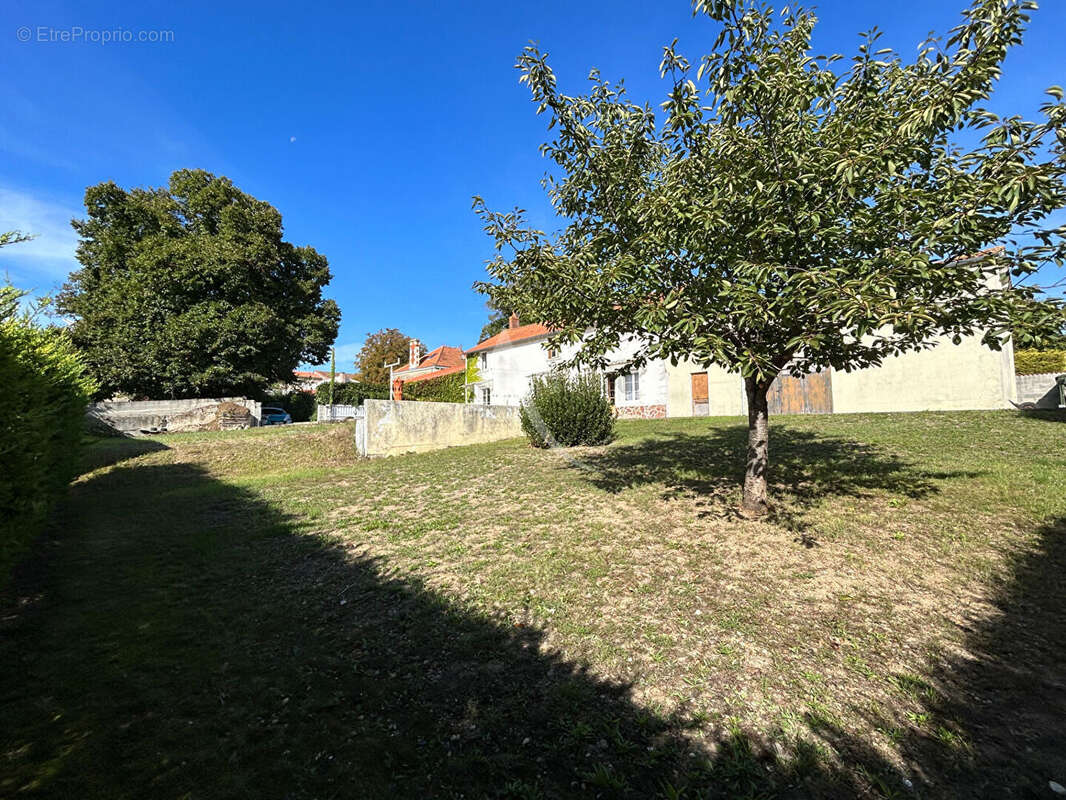 Maison à L'ILE-D'ELLE