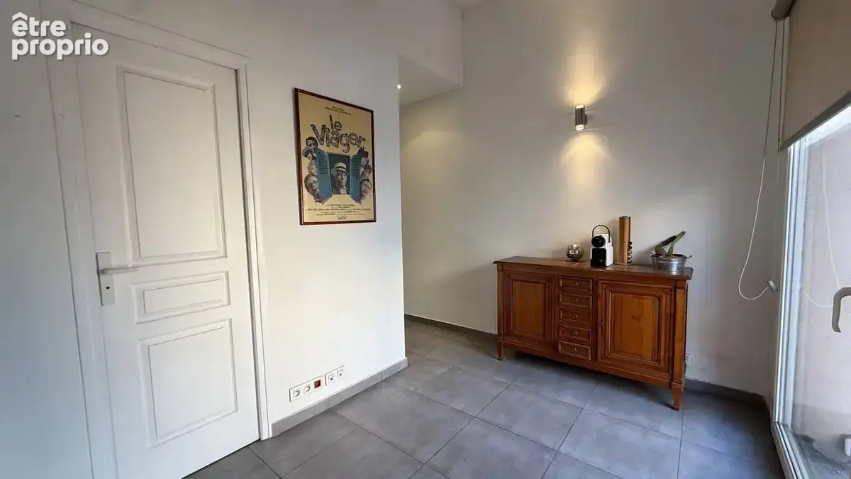 Vente Murs commerciaux Libre 93m² - Coeur de St Raphaël - 100m du Port - photo 3