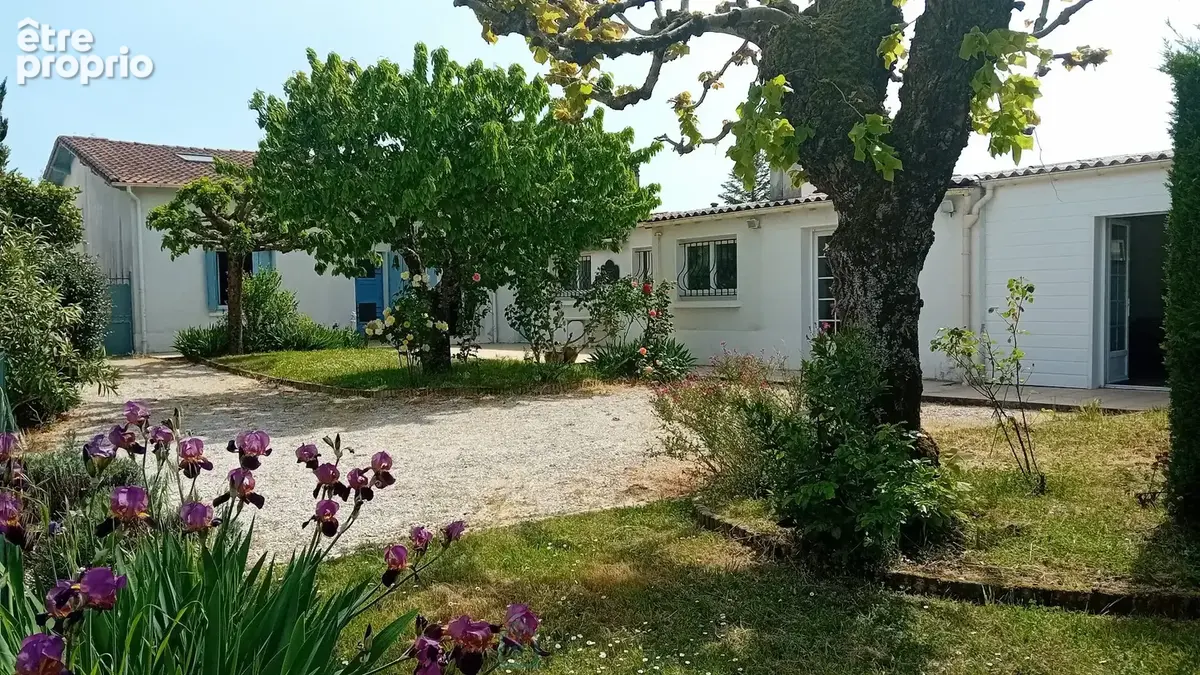 Grande maison familiale de  6 chambres sur 1200 m² de terrain avec piscine - photo 2