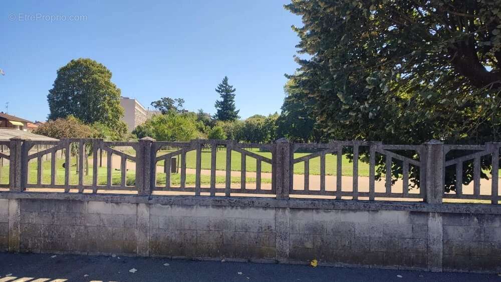 Terrain à BOURG-EN-BRESSE