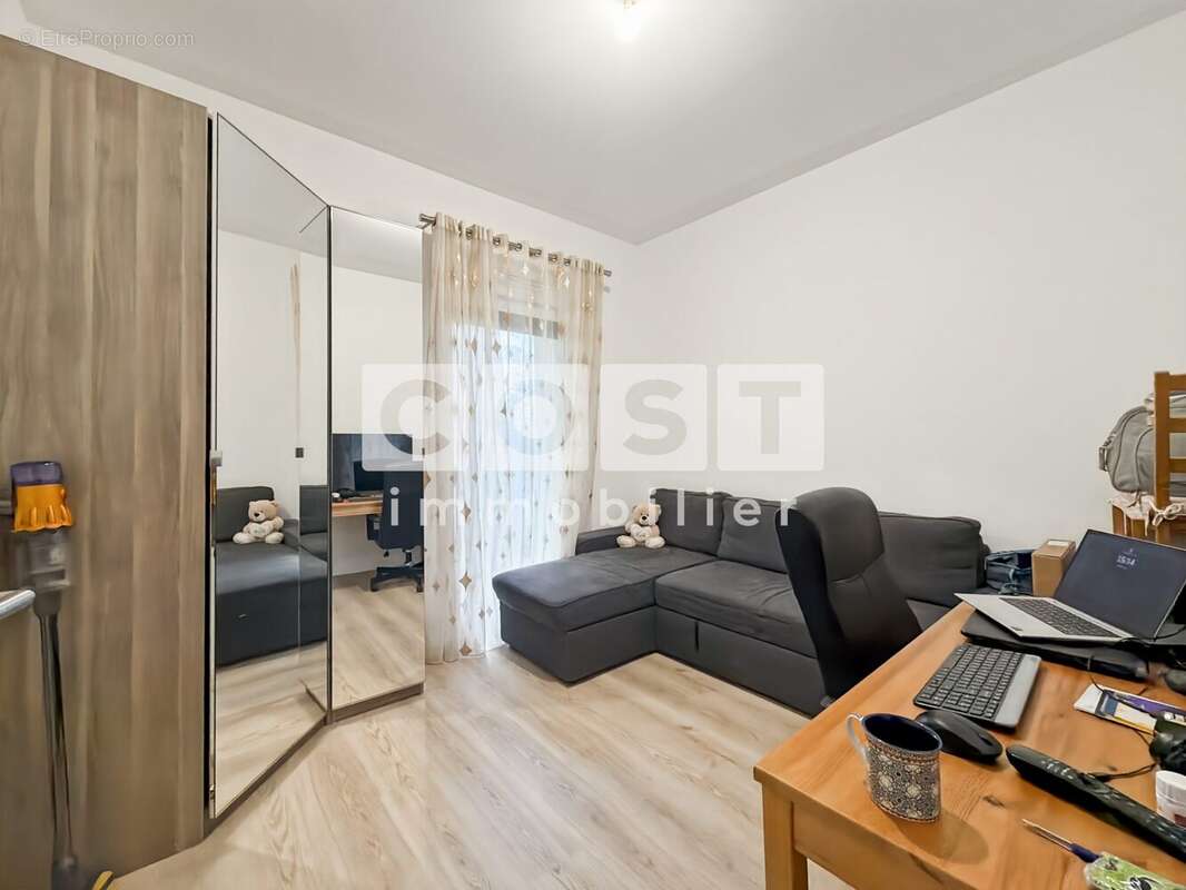 Appartement à COLOMBES
