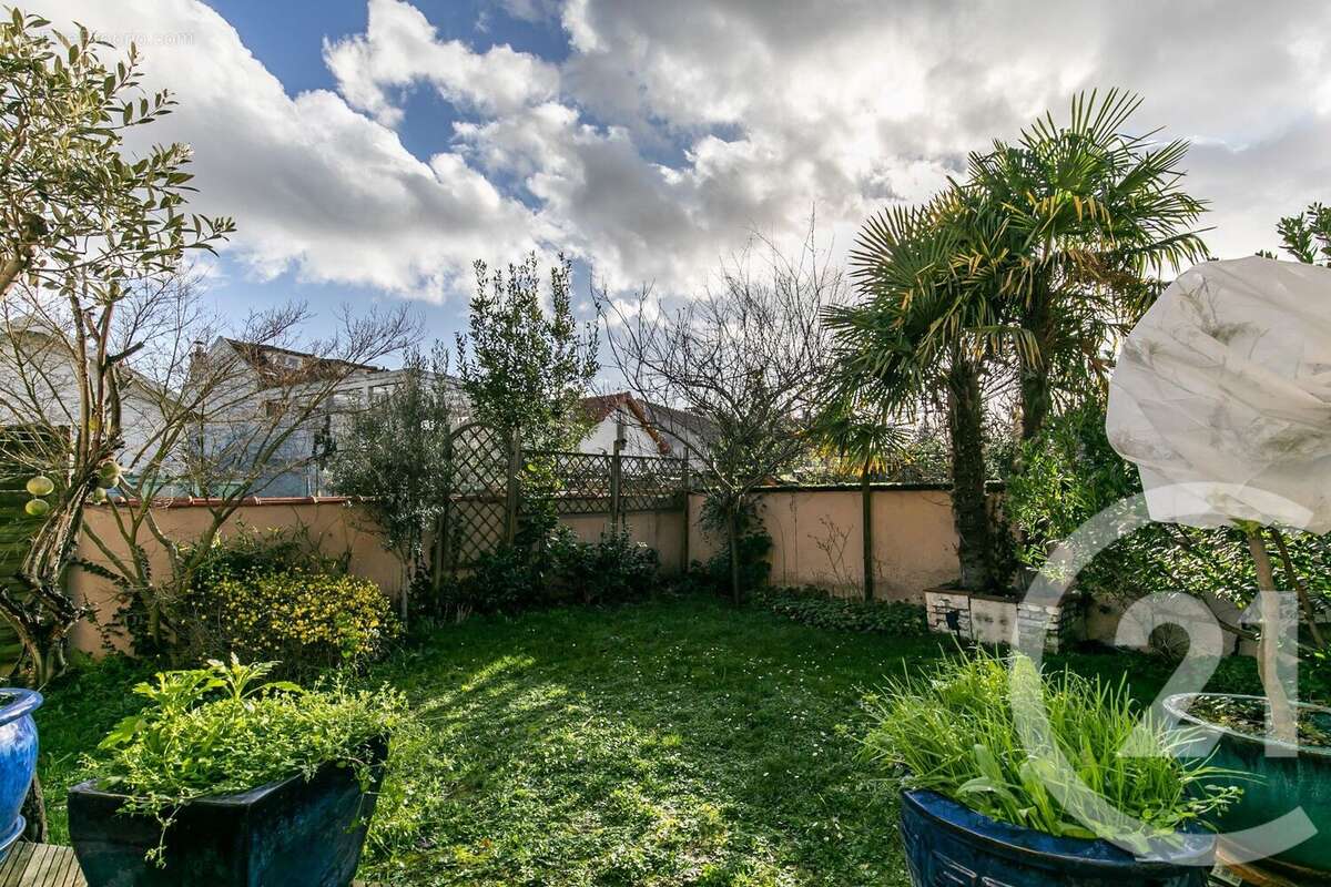 Maison à SAINT-MAUR-DES-FOSSES