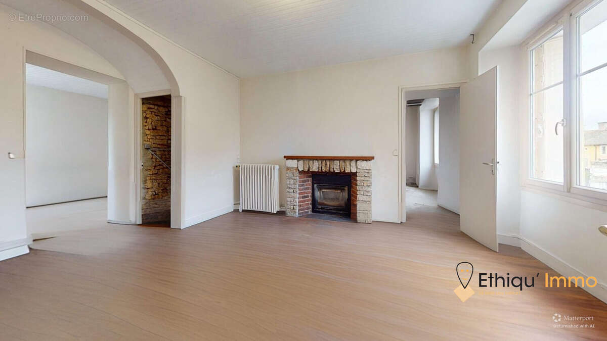 Maison à LACHAPELLE-EN-BLAISY