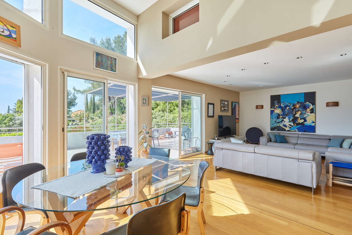 Maison à ROQUEVAIRE