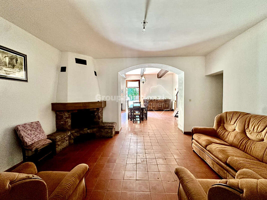 Maison à MAUGUIO