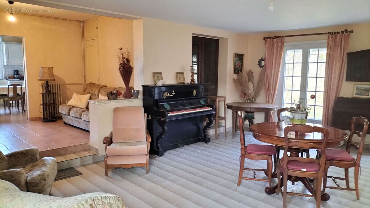 Maison à TONNAY-CHARENTE