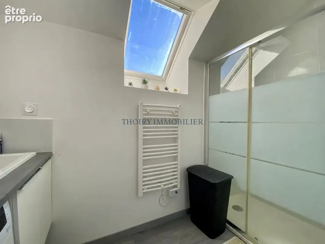 Aubergenville. Bel appartement en parfait état général de type F2 en duplex. - photo 5