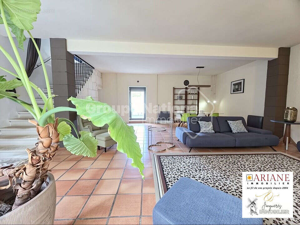 Maison à JONQUIERES-SAINT-VINCENT