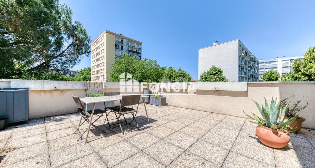 Appartement à BRON