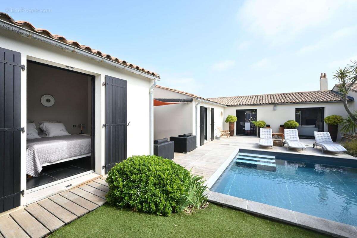 Maison à SAINT-CLEMENT-DES-BALEINES