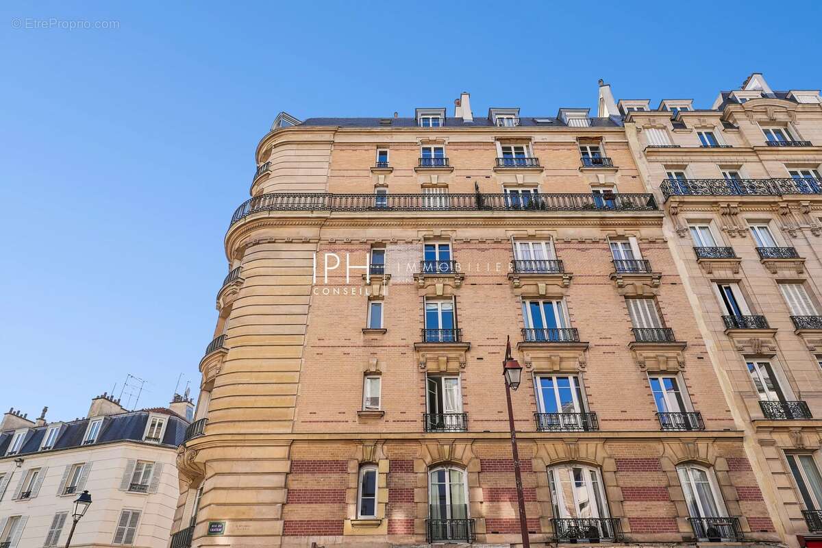 Appartement à NEUILLY-SUR-SEINE